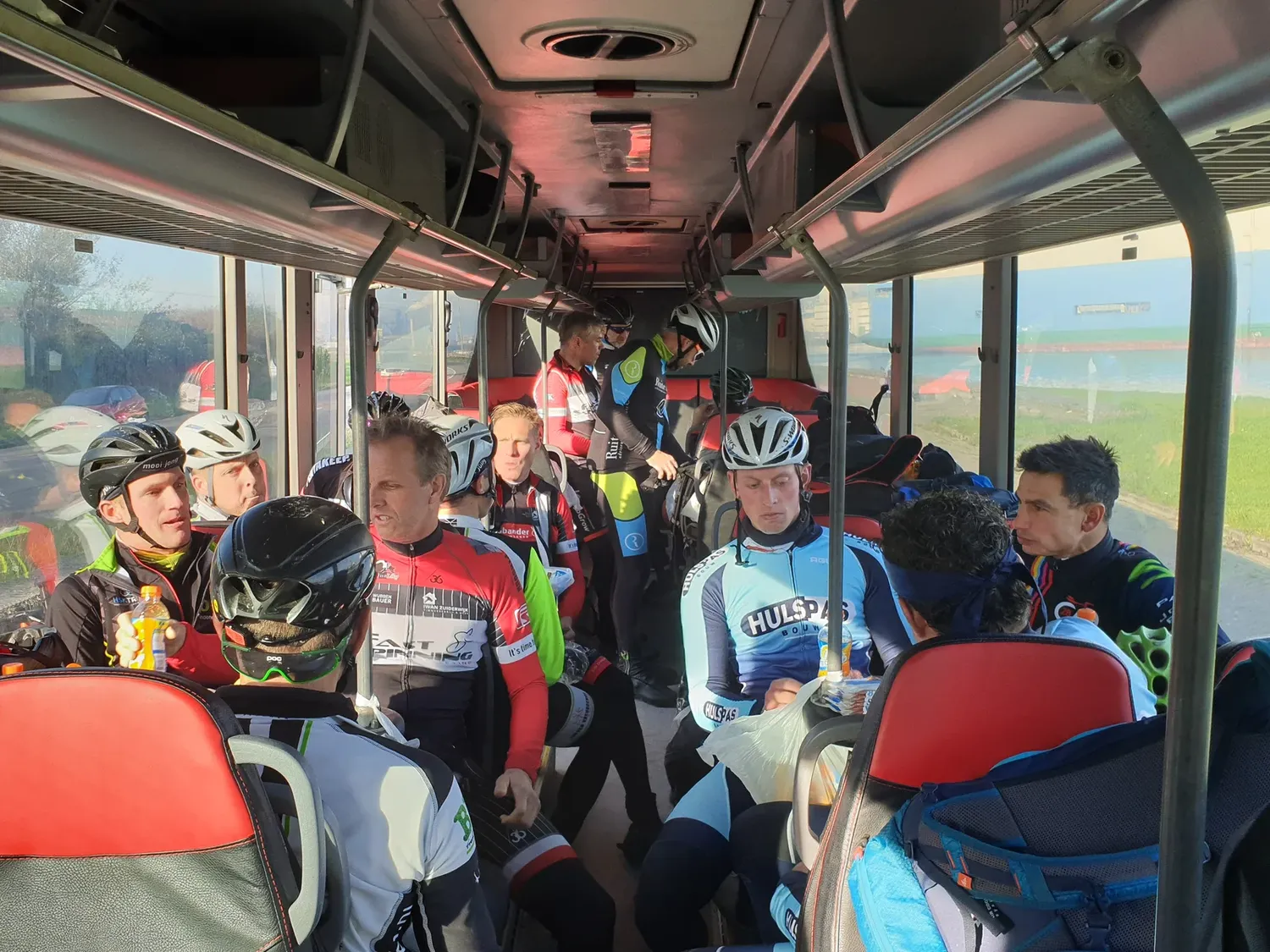 Bedrijfsfeest in bus